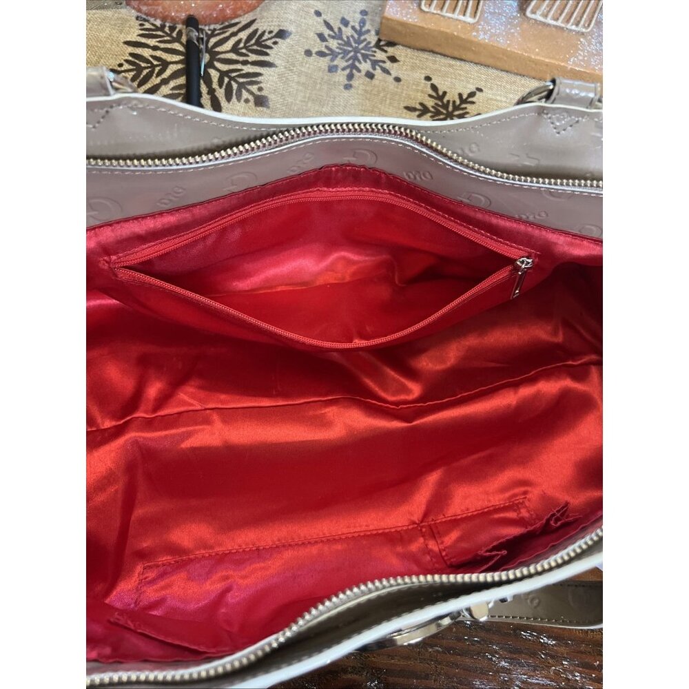 Vintage Guess Y2K Patent Faux Leather Logo Shoulder Bag Retro Handbag Purse - Picture 12 of 16